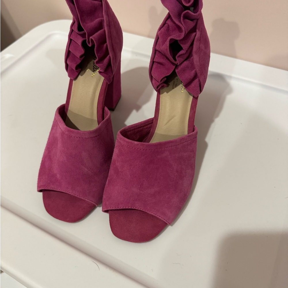 NWOT Women's block heel open toe suede hot pink/violet dress shoes
